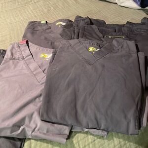Set of 6+ scrubs